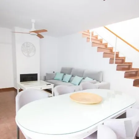 Holiday home Acogedor Adosado Con Piscina Solo Familias Y Parejas Conil De La Frontera