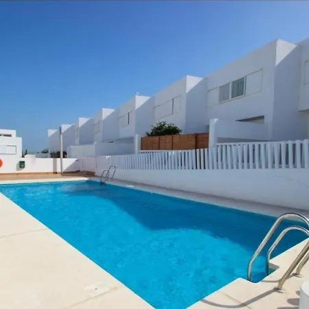 Holiday home Acogedor Adosado Con Piscina Solo Familias Y Parejas Conil De La Frontera